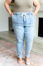 Load image into Gallery viewer, Judy Blue Cooper High Rise Vintage Denim Jogger
