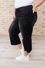 Load image into Gallery viewer, Judy Blue Ryan High Rise Button Fly Wide Leg Crop Jeans
