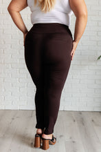 Load image into Gallery viewer, Magic Skinny 28&quot; Pants in Chocolate
