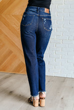 Load image into Gallery viewer, Judy Blue Montana High Rise Rigid Magic Distressed Straight Jeans
