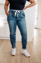 Load image into Gallery viewer, Judy Blue Payton Pull On Denim Joggers in Medium Wash

