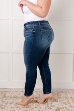 Load image into Gallery viewer, Judy Blue Skylar Mid Rise Thermal Vintage Skinny Jean
