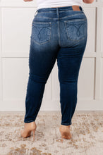 Load image into Gallery viewer, Judy Blue Skylar Mid Rise Thermal Vintage Skinny Jean
