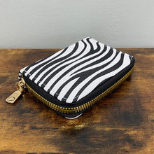 Load image into Gallery viewer, Card Wallet - Zebra
